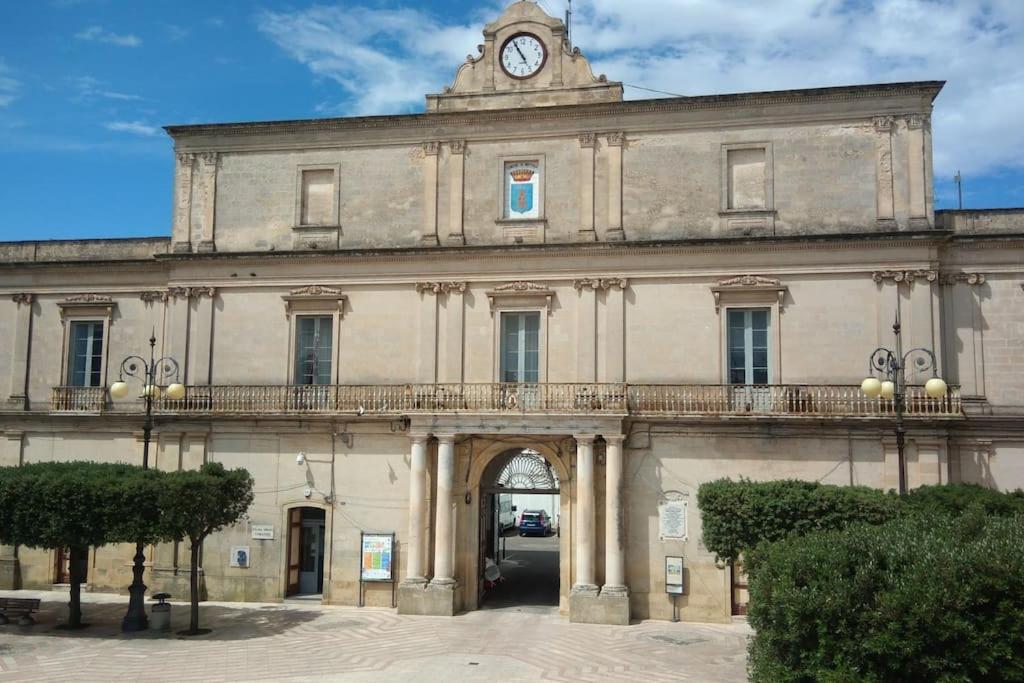 Appartamento Centralissimo Mottola Exterior foto
